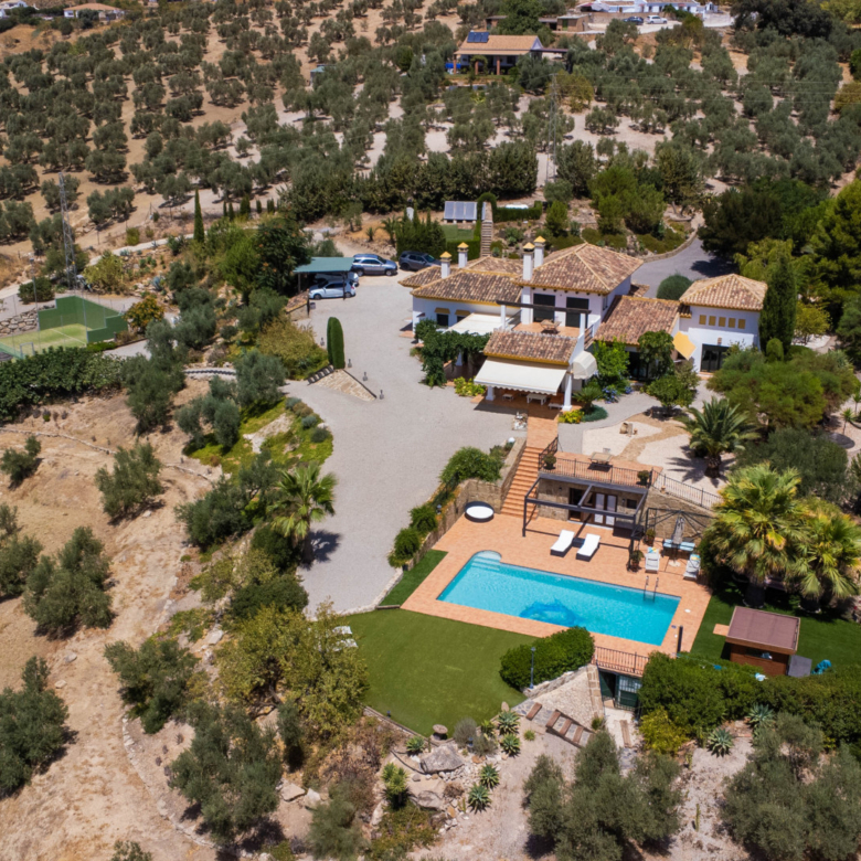 Spektakulær villa en Villanueva de la concepcion med en fantastisk udsigt og pool