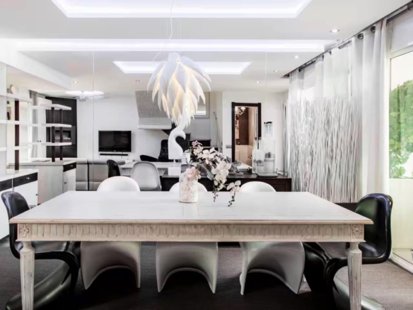 Stunning 5-Bedroom Townhouse in Altos del Rodeo