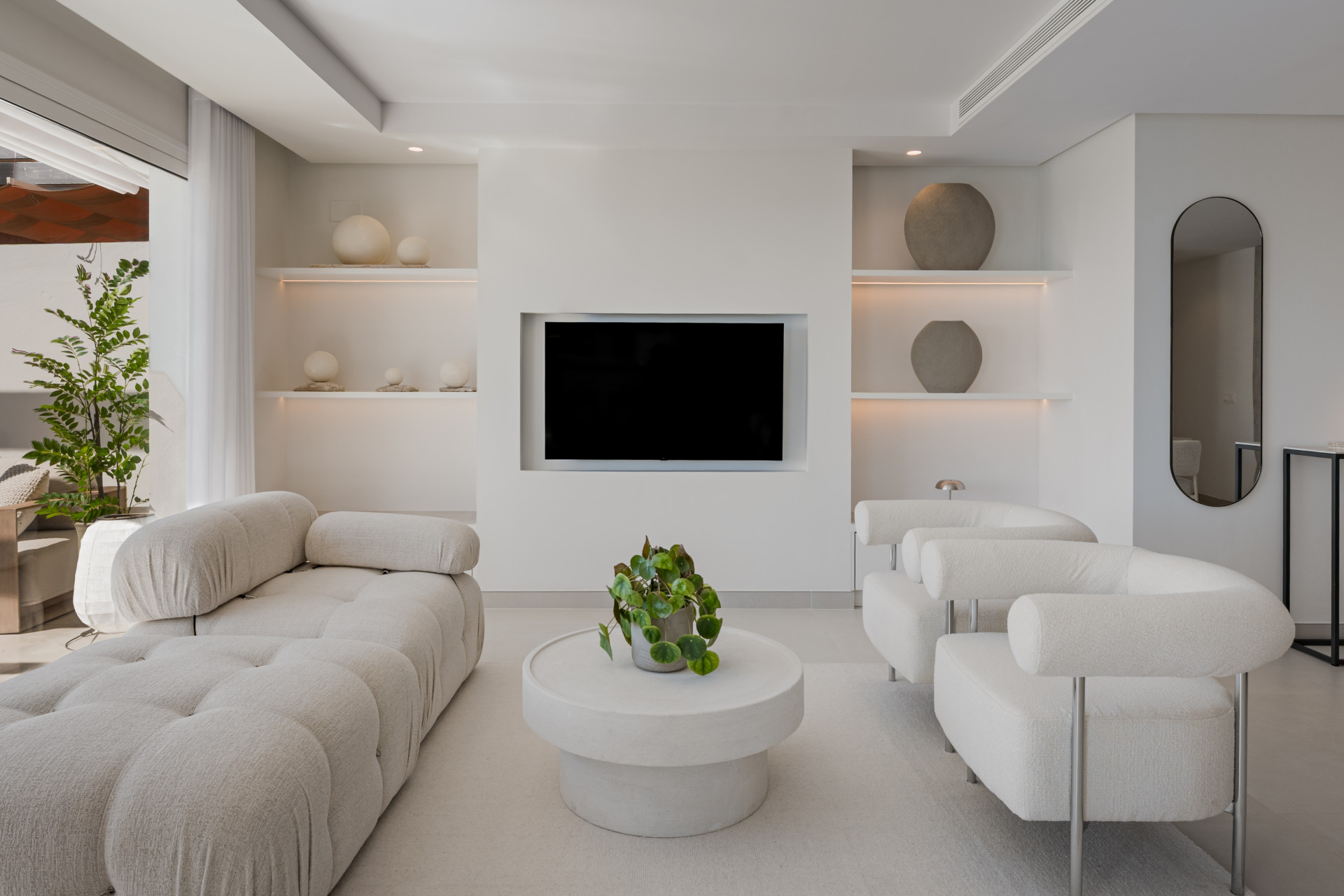Stunning Duplex Penthouse with Private Pool and Panoramic Views in La Quinta, Benahavís