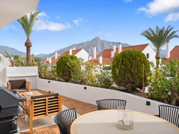 Stunning Renovated 4-Bedroom Apartment in Prime Nueva Andalucía Location