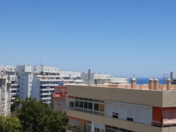 Stunning & Spacious 2-Bedroom Apartment in the Heart of Marbella