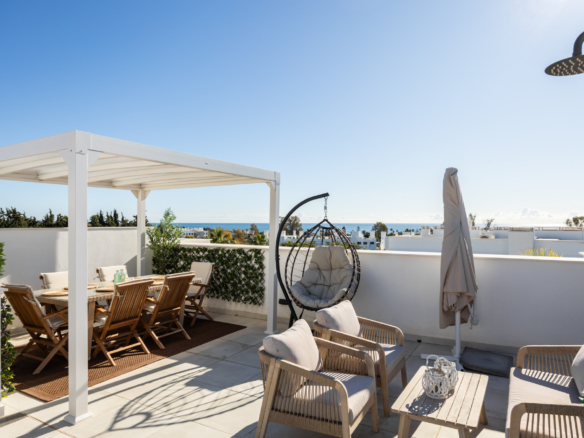 This townhouse in Los Miradores del Sol, Bel-Air Estepona