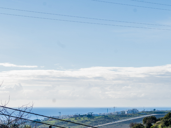 Sea-View Villa with Large Plots & Endless Potential – La Pantoja, Estepona Hills