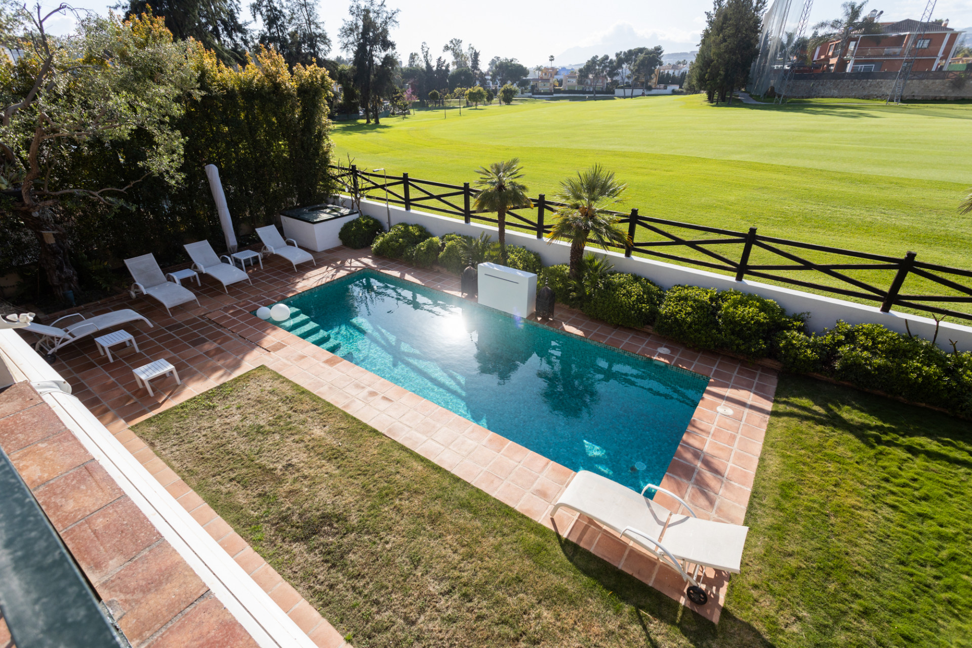 Villa with private pool on the golf course front line – Isla de Guadalmina, Guadalmina Alta