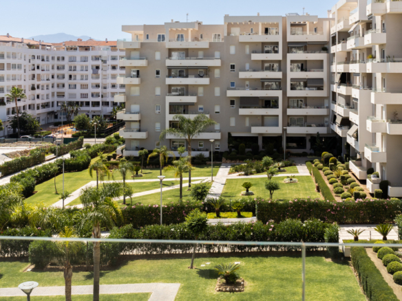 West-Facing 3-Bedroom Apartment on the Third Floor in Albatros VII