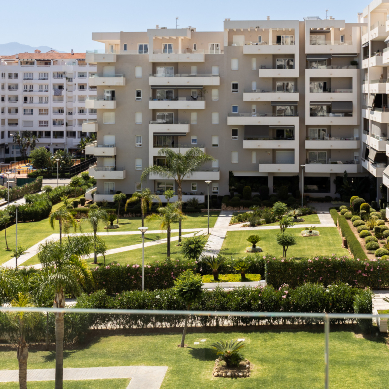 West-Facing 3-Bedroom Apartment on the Third Floor in Albatros VII