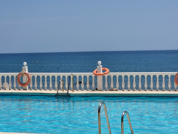 Wohnung direkt am Strand mit atemberaubendem Meerblick und außergewöhnlichem Investitionspotenzial