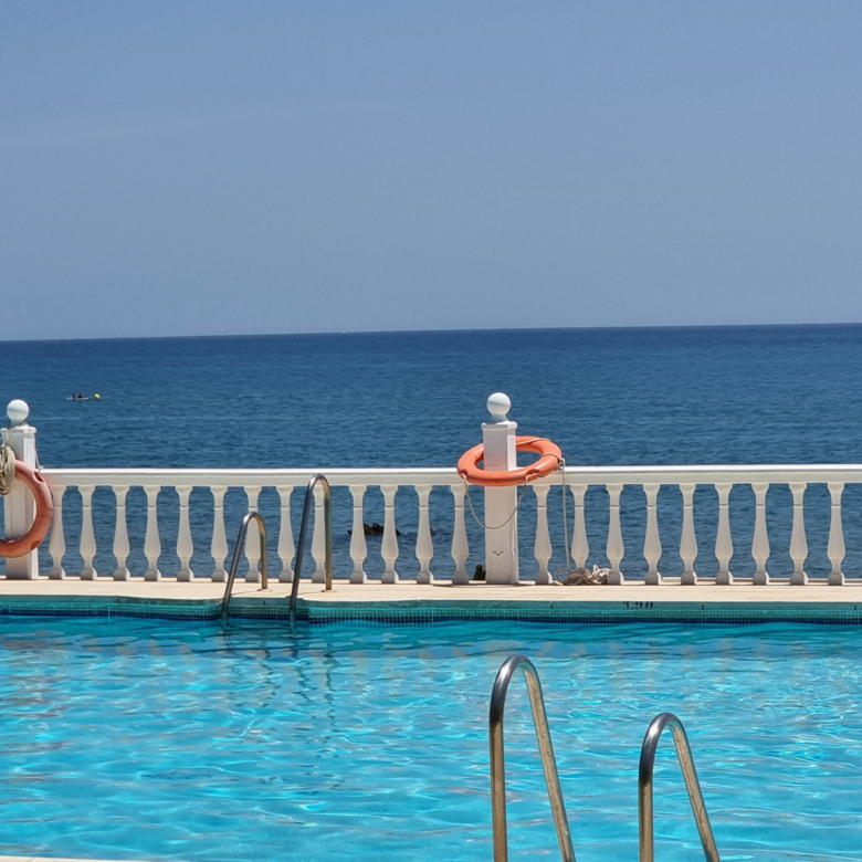 Wohnung direkt am Strand mit atemberaubendem Meerblick und außergewöhnlichem Investitionspotenzial