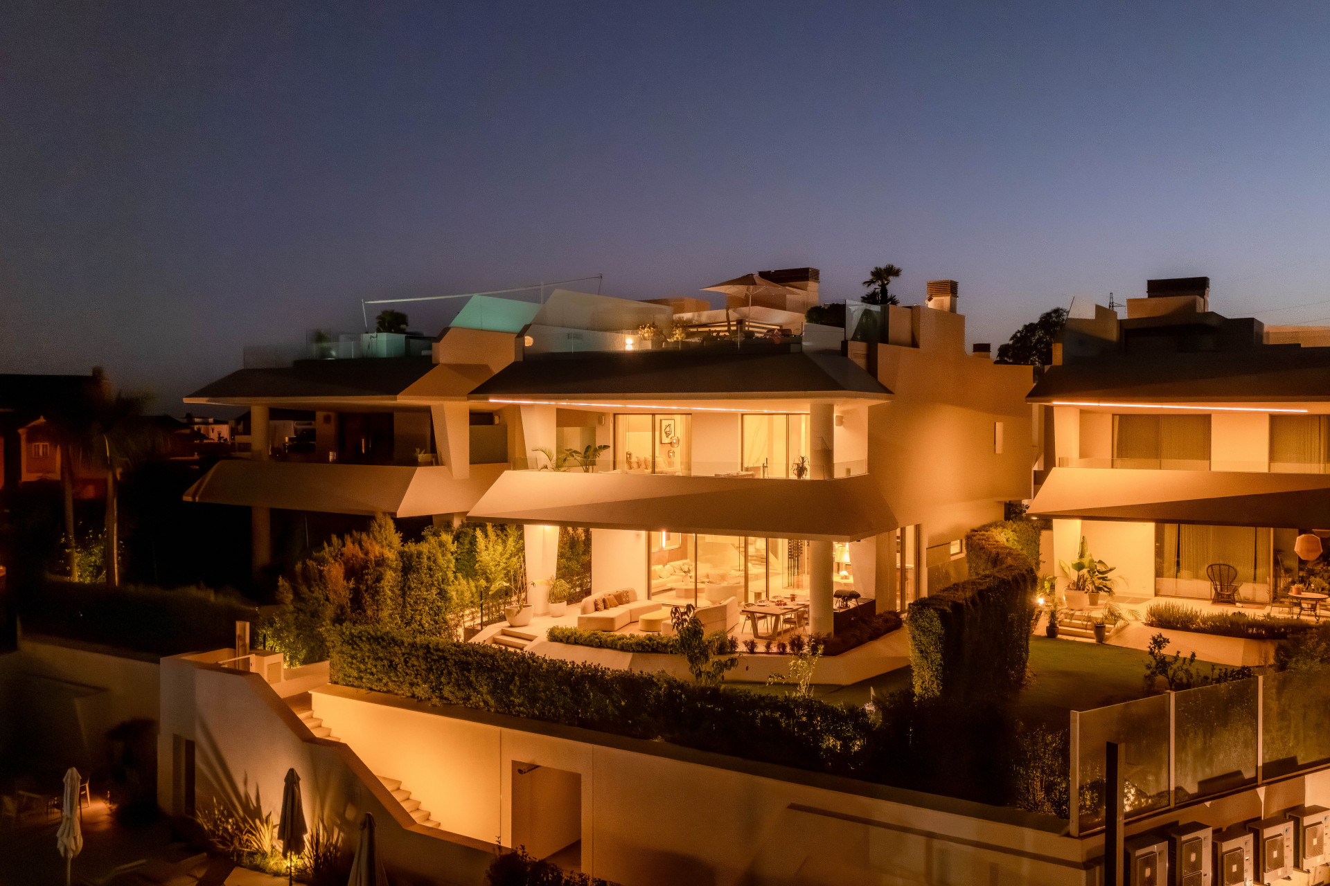 Zeitgenössische Villa in Nueva Andalucía