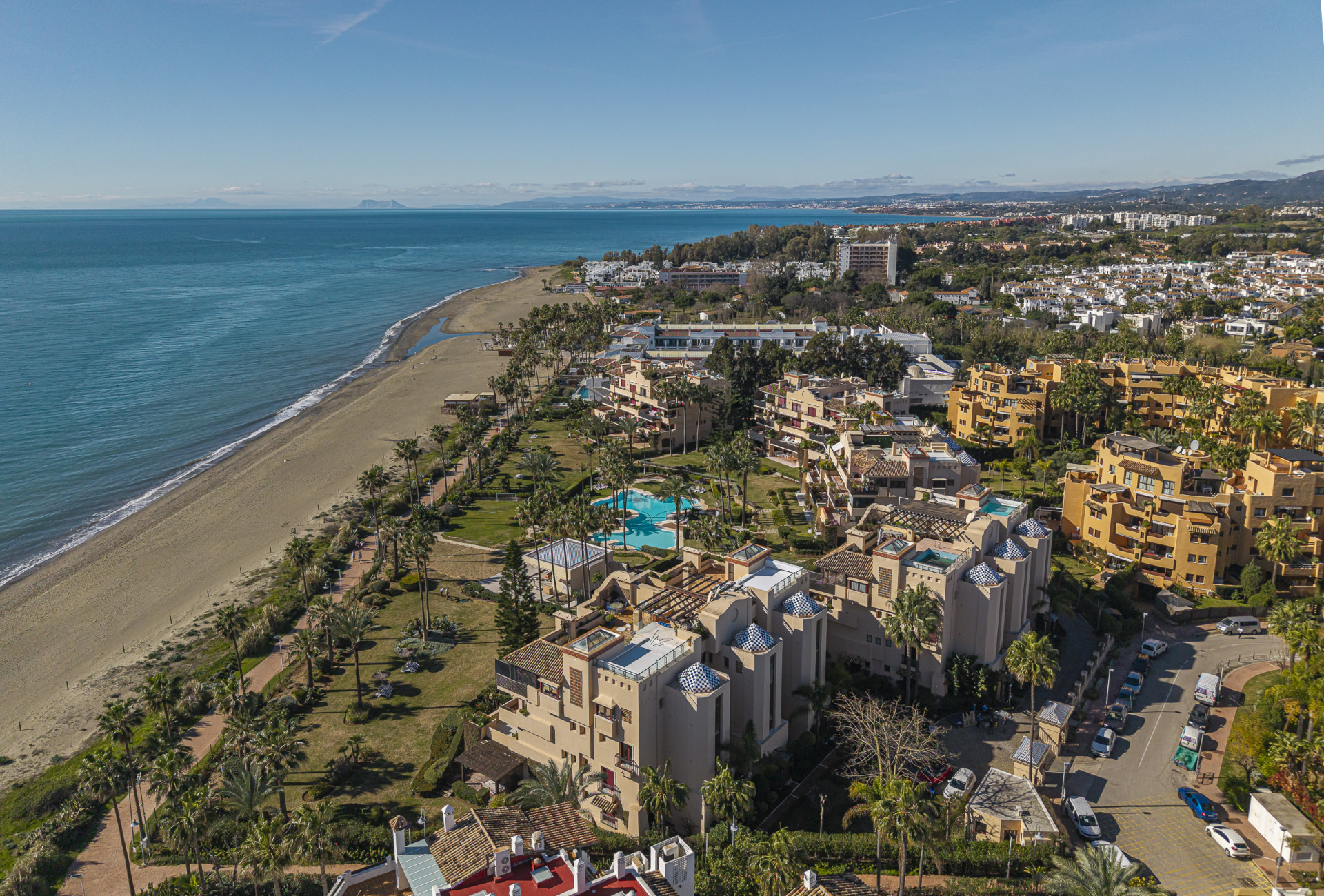 Zwei-Zimmer-Strandwohnung-an-der-Neuen-Goldenen-Meile-3 Two-Bedroom Beachfront Apartment in the New Golden Mile