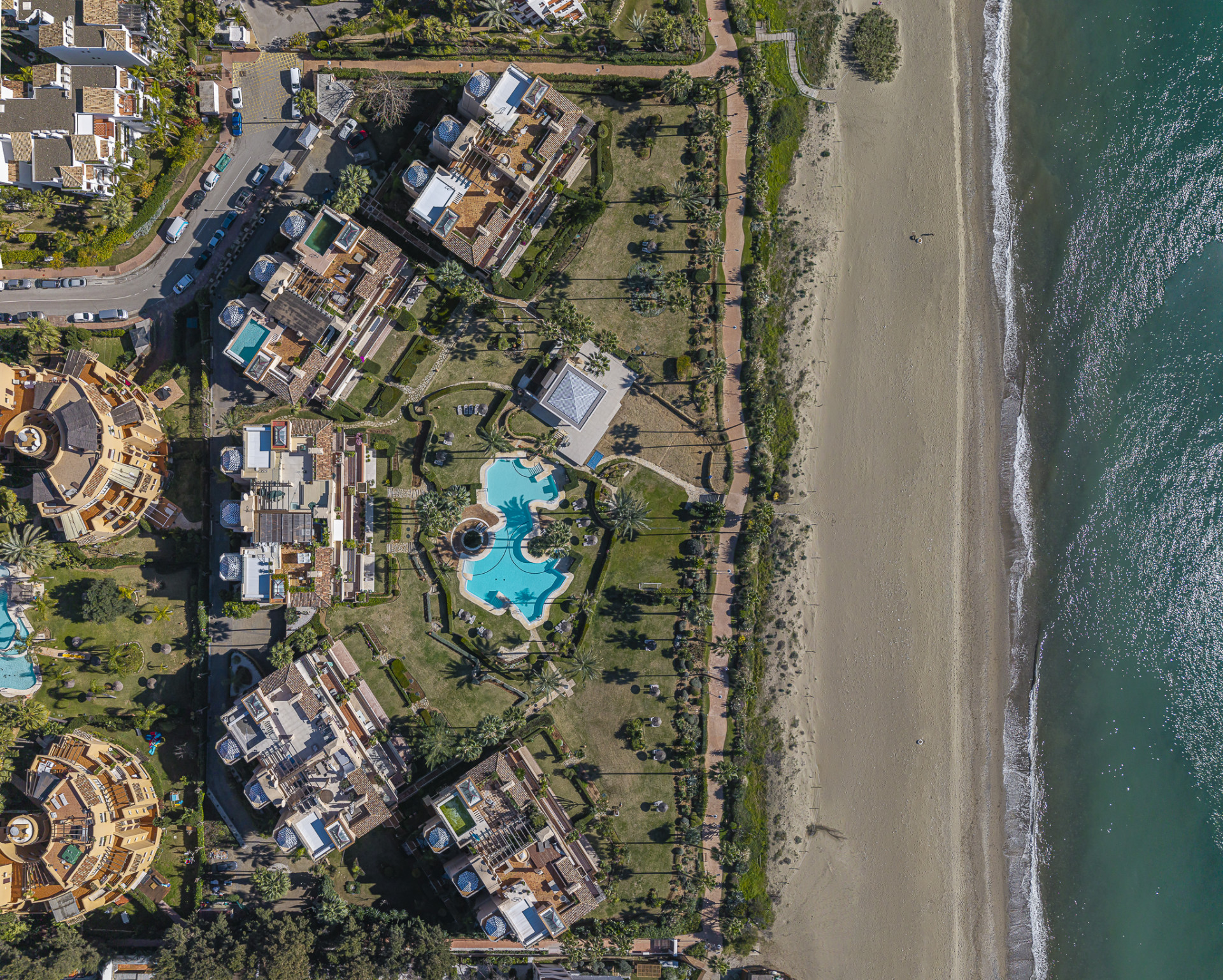 Zwei-Zimmer-Strandwohnung-an-der-Neuen-Goldenen-Meile-8 Two-Bedroom Beachfront Apartment in the New Golden Mile