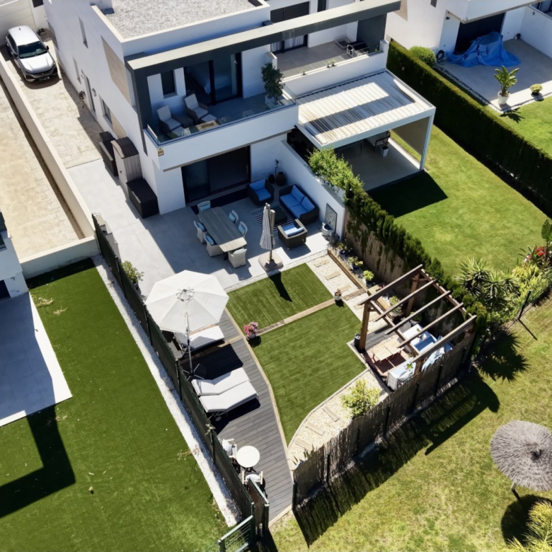 4-Bedroom Semi-Detached House with Private Garden in La Resina, New Golden Mile, Estepona