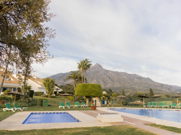 A stunning, renovated townhouse in Nueva Andalucía, Aloha.