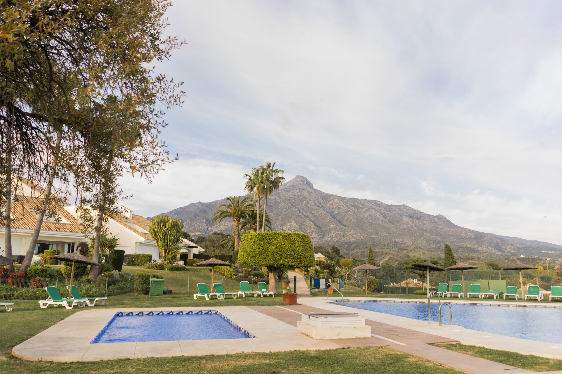 A stunning, renovated townhouse in Nueva Andalucía, Aloha.