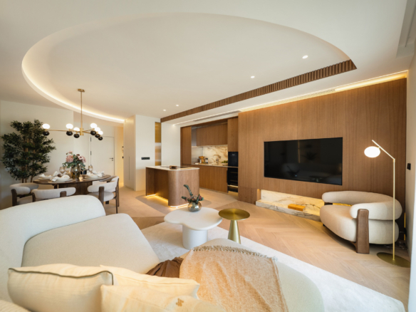 Außergewöhnlich renovierte 3-Zimmer-Wohnung an Marbellas Goldener Meile mit Panoramablick auf das Meer