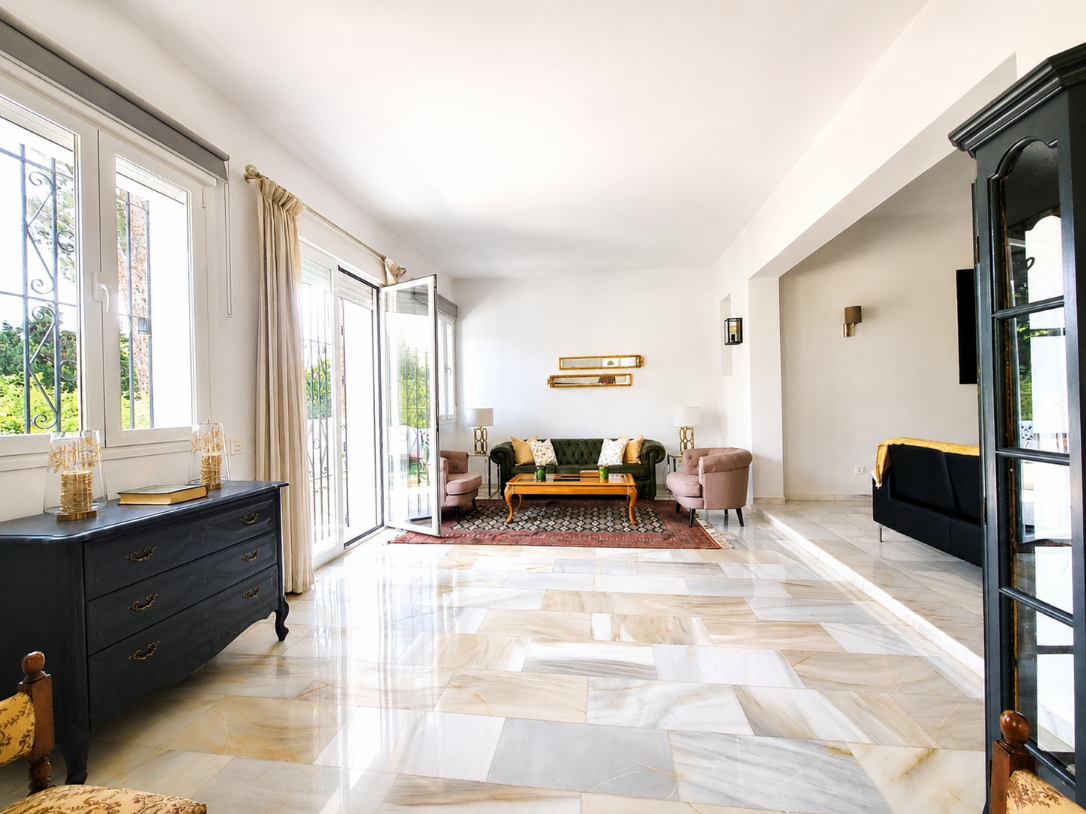 Beautiful Detached Villa in Lower Calahonda – Walking Distance to the Beach
