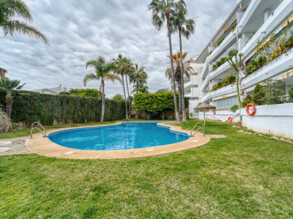 DUPLEX PENTHOUSE IN GUADALMINA BAJA – 290 SQM | 5 ENSUITES | 3 PARKING | RARE OPPORTUNITY