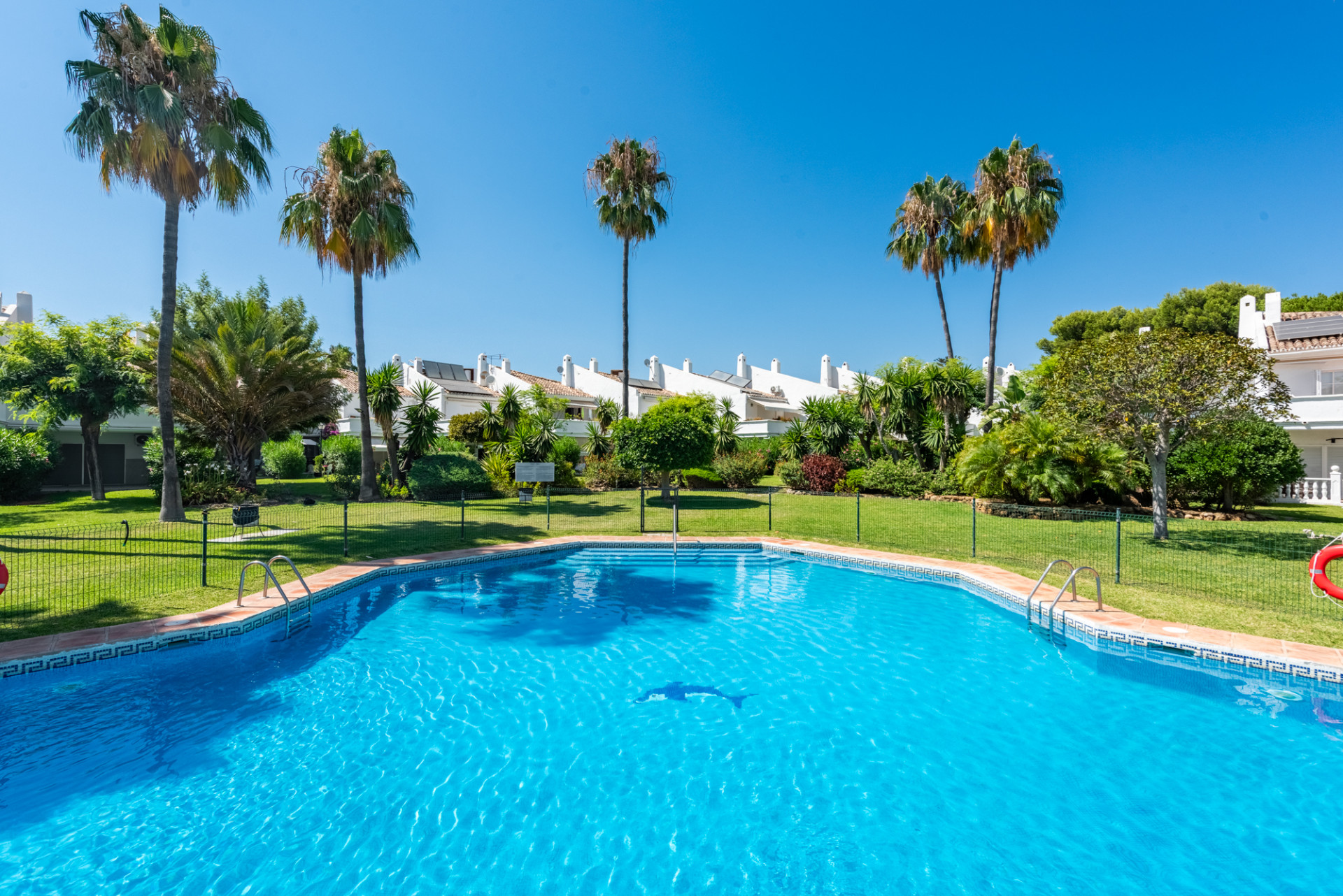 Eckreihenhaus mit ausergewohnlichem Privatgarten an der New Golden Mile Estepona
