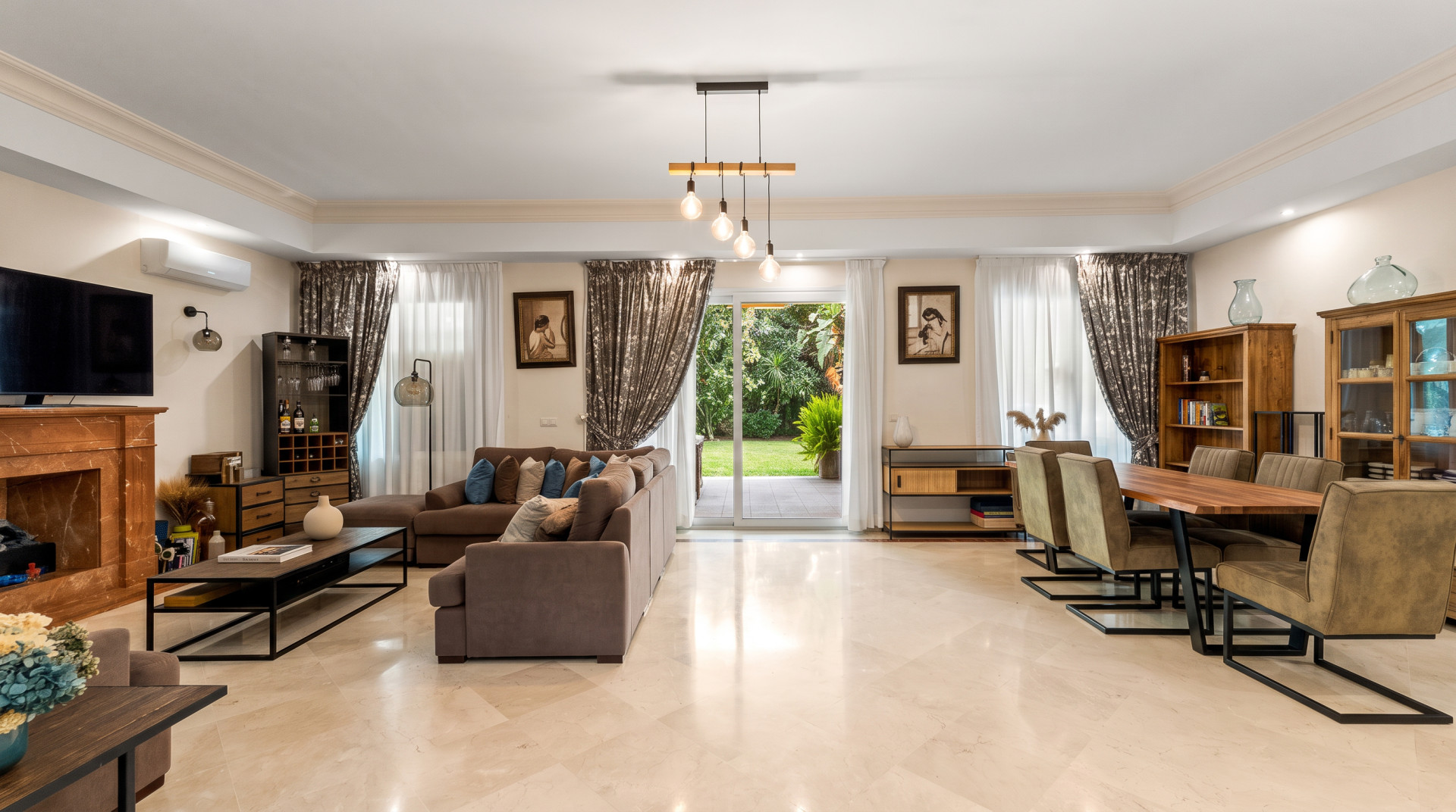 Elegant Villa For Sale in Nueva Andalucia, Marbella