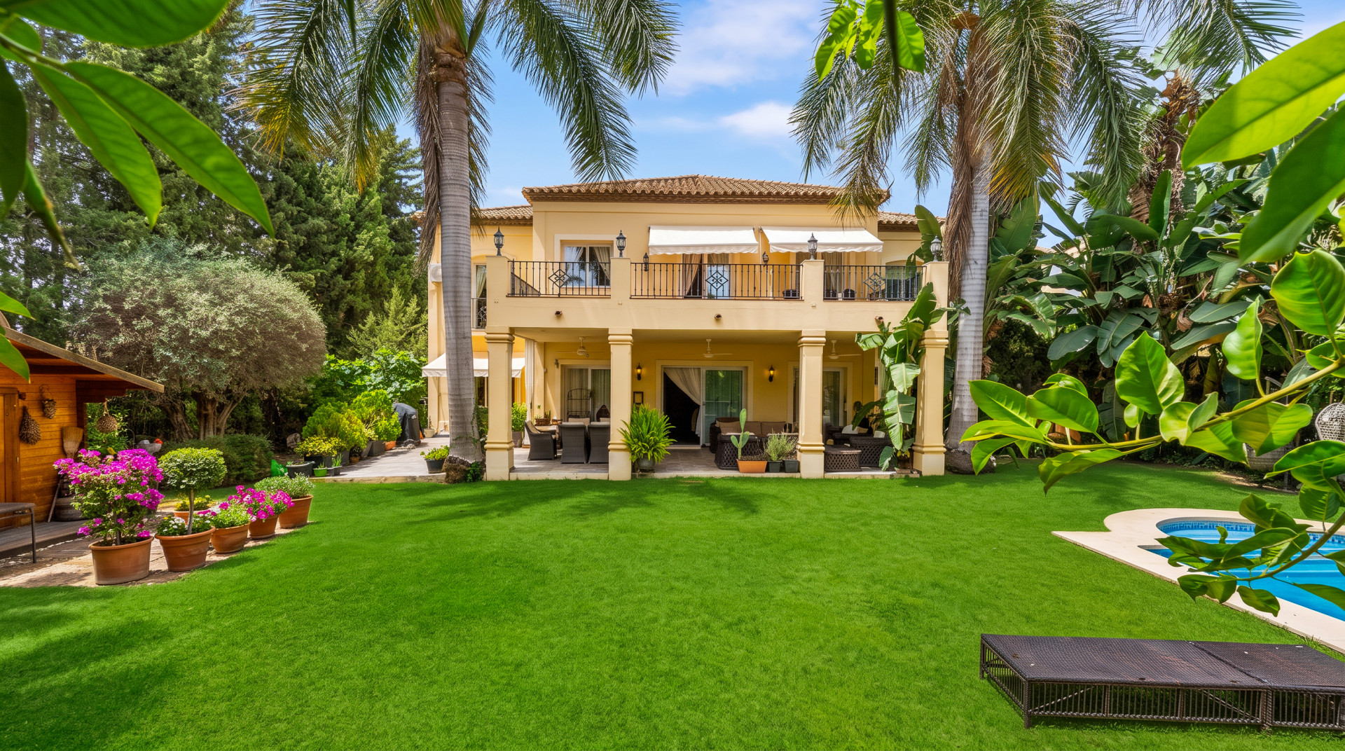 Elegant Villa Til Salg i Nueva Andalucia, Marbella