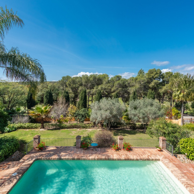 Elegantes andalusisches Haus mit Golfblick in El Paraíso