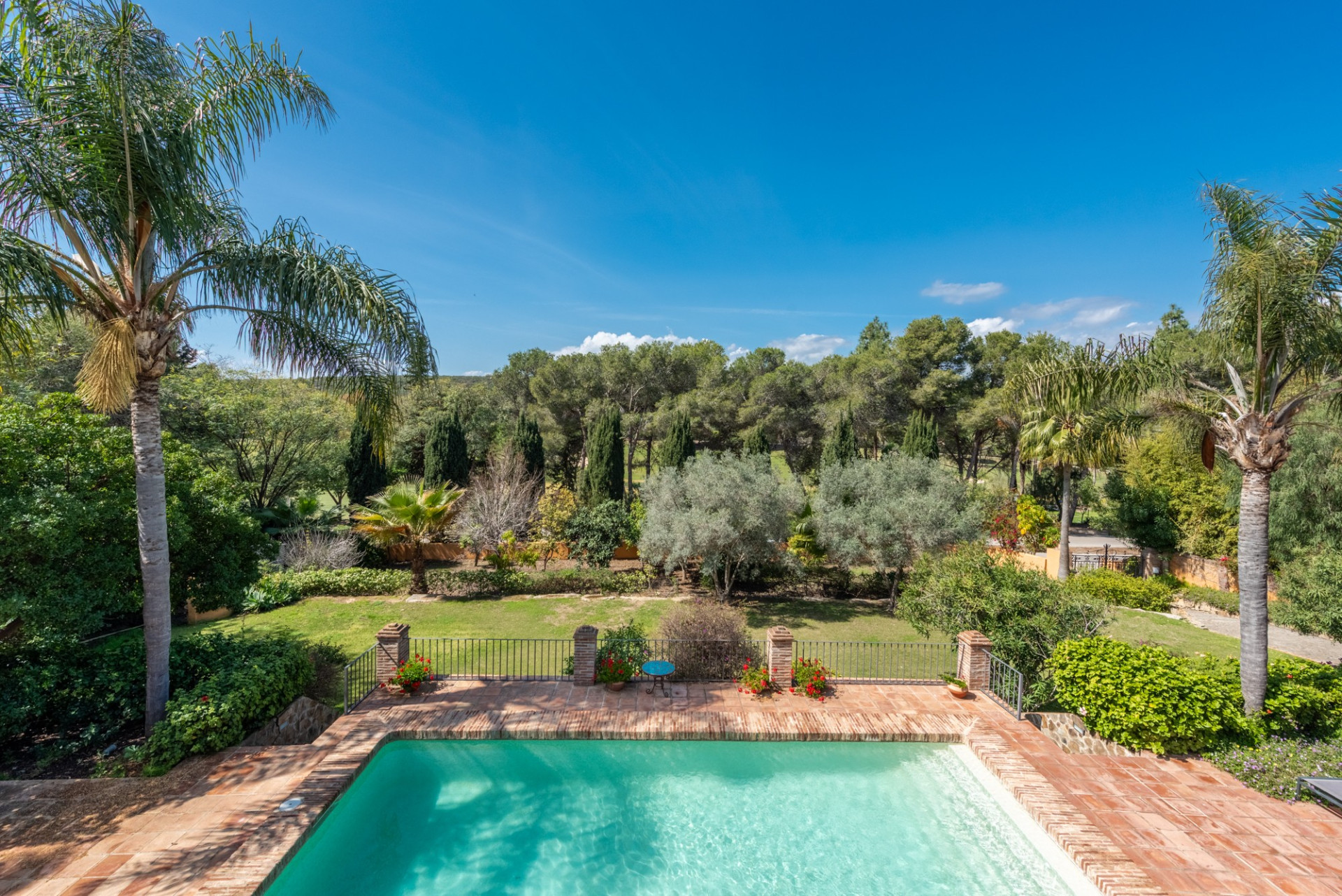 Elegantes andalusisches Haus mit Golfblick in El Paraíso