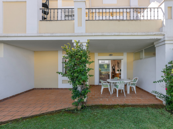 Ground-Floor Apartment for Sale in Aloha Gardens, Nueva Andalucía – Marbella