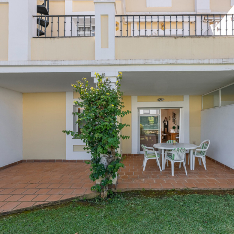 Ground-Floor Apartment for Sale in Aloha Gardens, Nueva Andalucía – Marbella