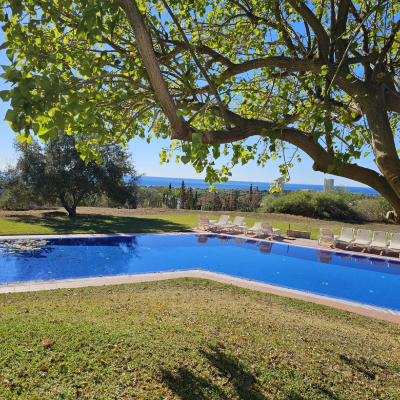 INVESTMENT OPORTUNITY-Villa designed by well-known architects with panoramic sea- and mountain view in Marbella
