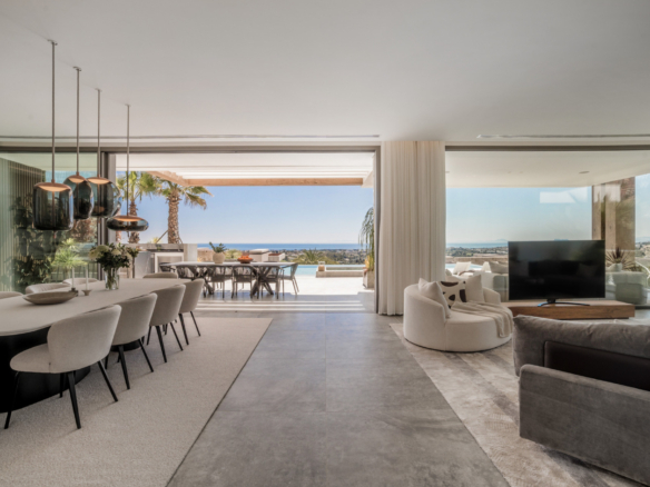 Introducing The Hills 10, perched on the hills of La Quinta within the exclusive gated community of El Herrojo Alto.