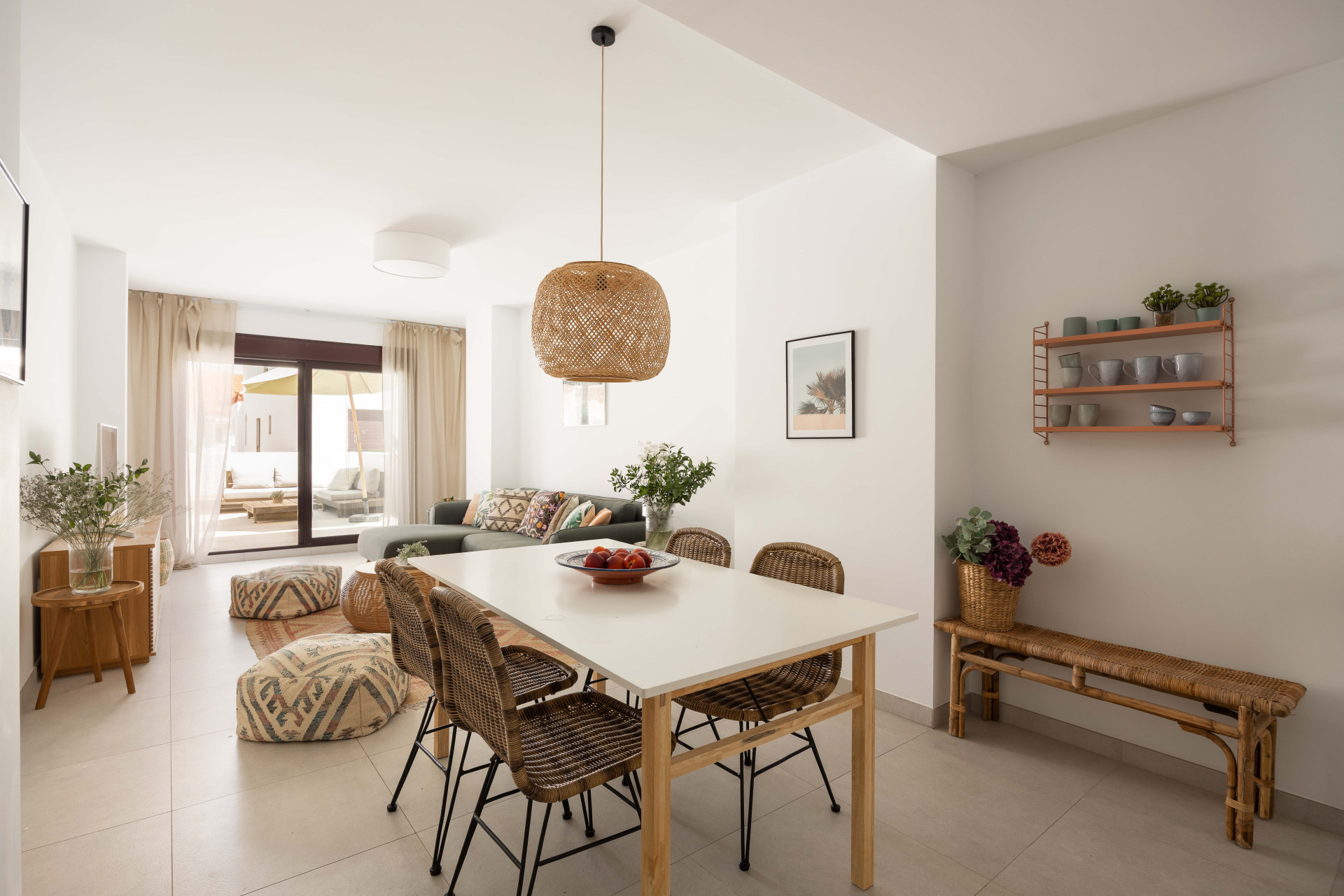 Luxury 3-bedroom apartment in Nueva Andalucía, close to the beach with sea views