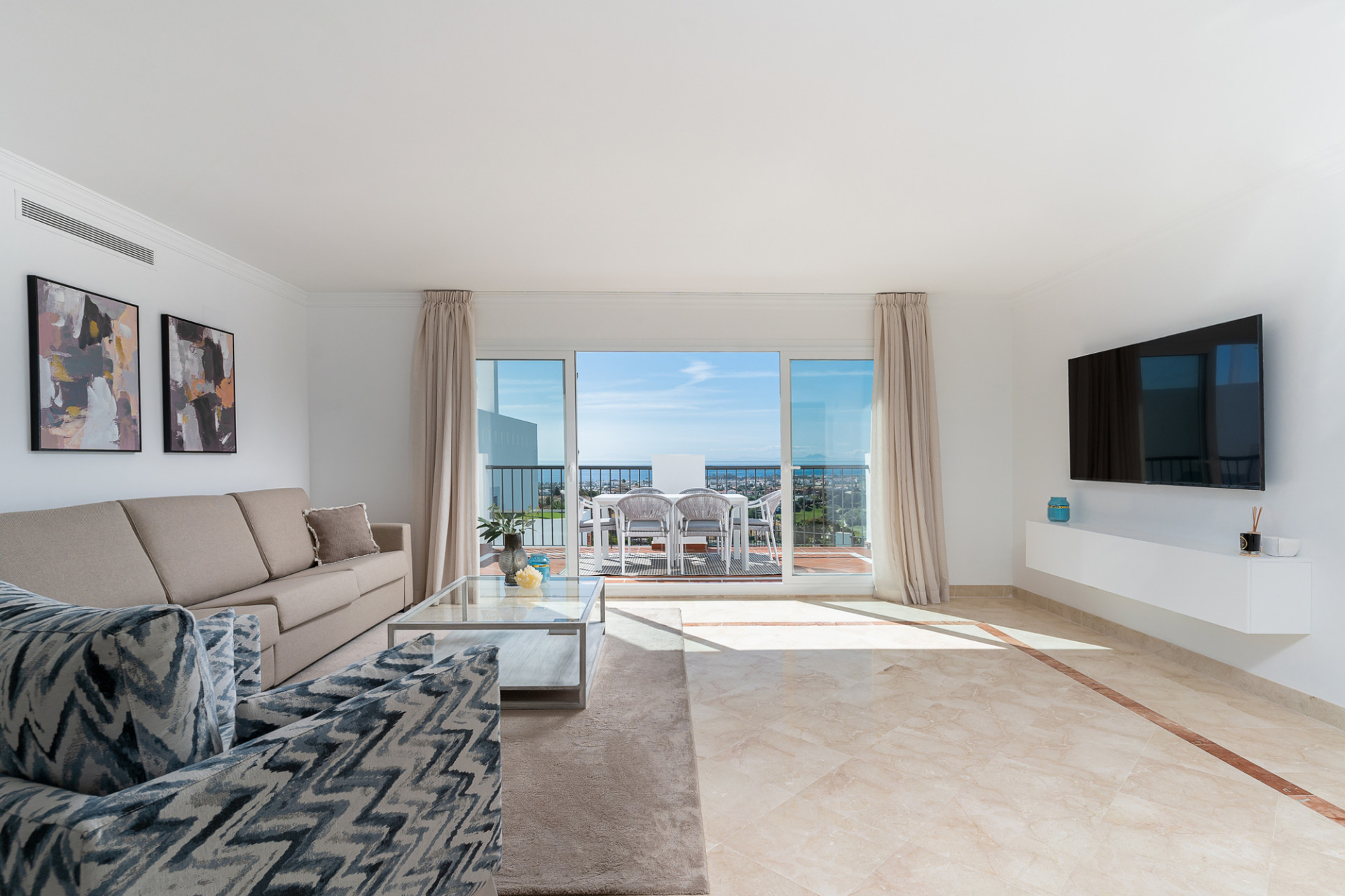 Luxury Duplex Penthouse with Panoramic Sea Views in Paraíso Pueblo