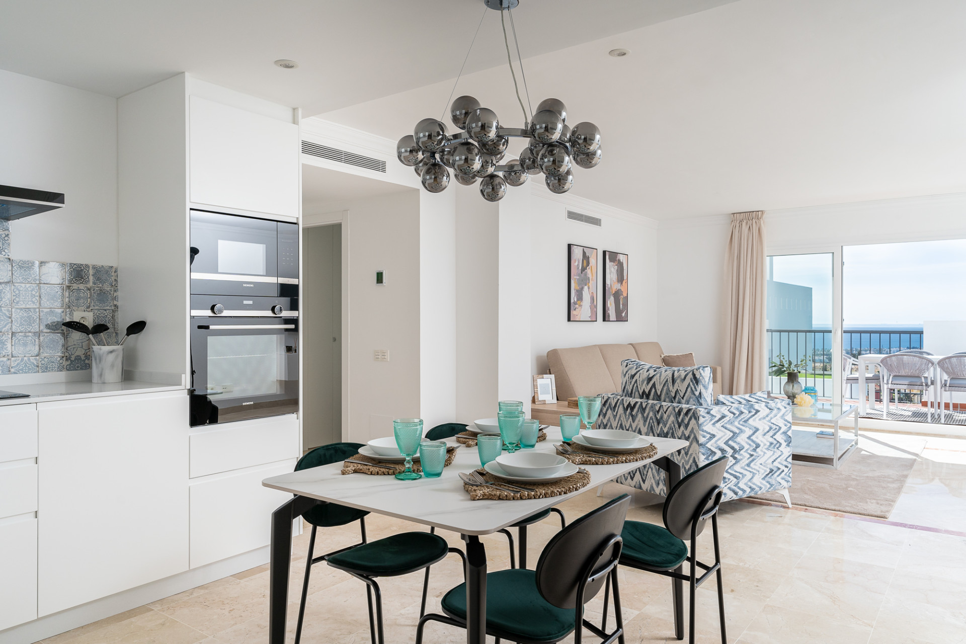 Luxury Duplex Penthouse with Panoramic Sea Views in Paraíso Pueblo