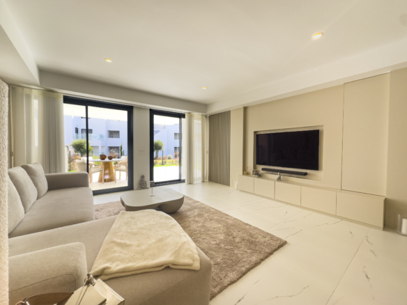 Modern apartment with terrace and sea views