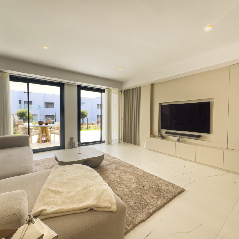 Modern apartment with terrace and sea views