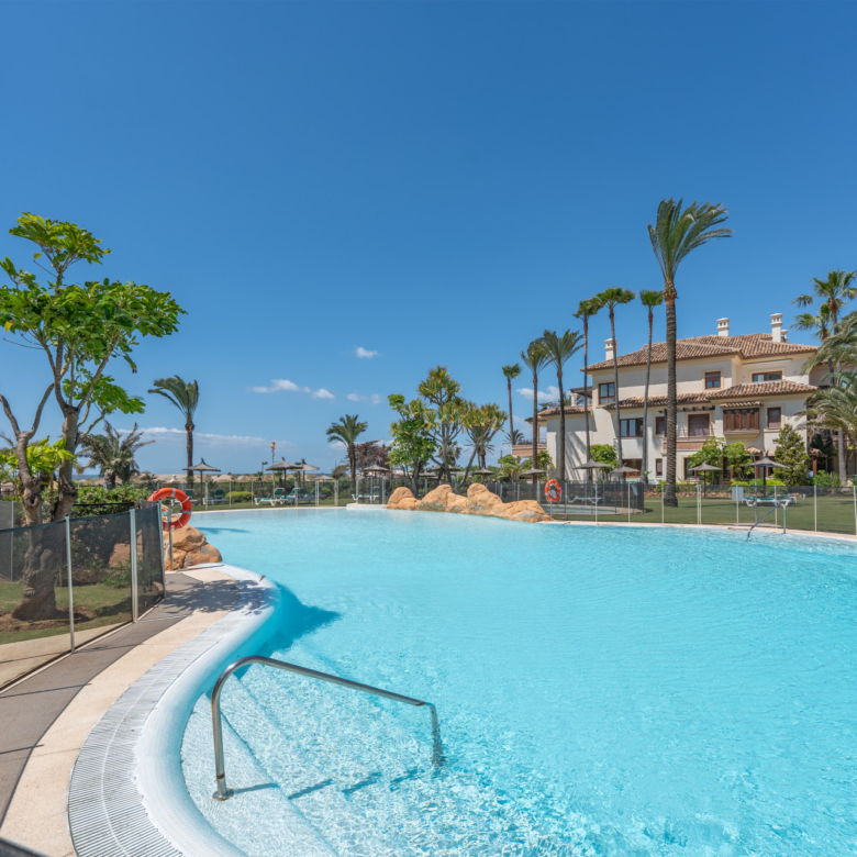 Monteros Playa - frontline beach luxury apartment