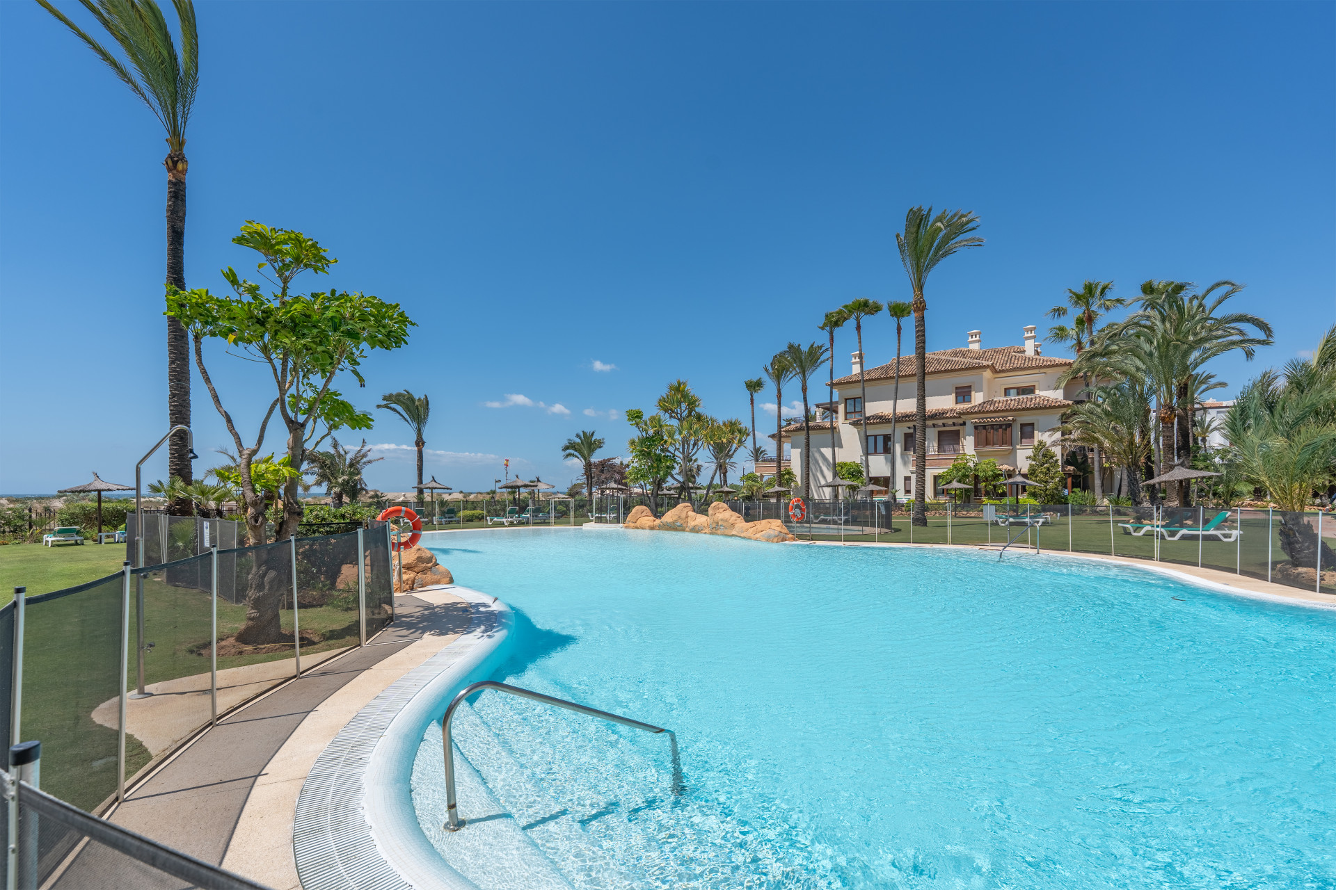 Monteros Playa frontline beach luxury apartment 2