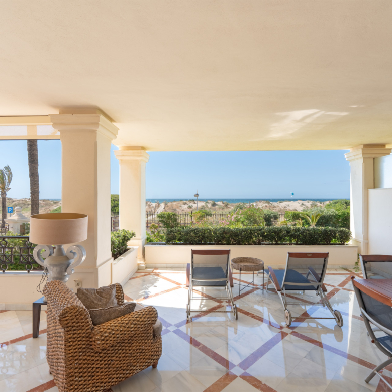 Monteros Playa - frontline beach luxury apartment