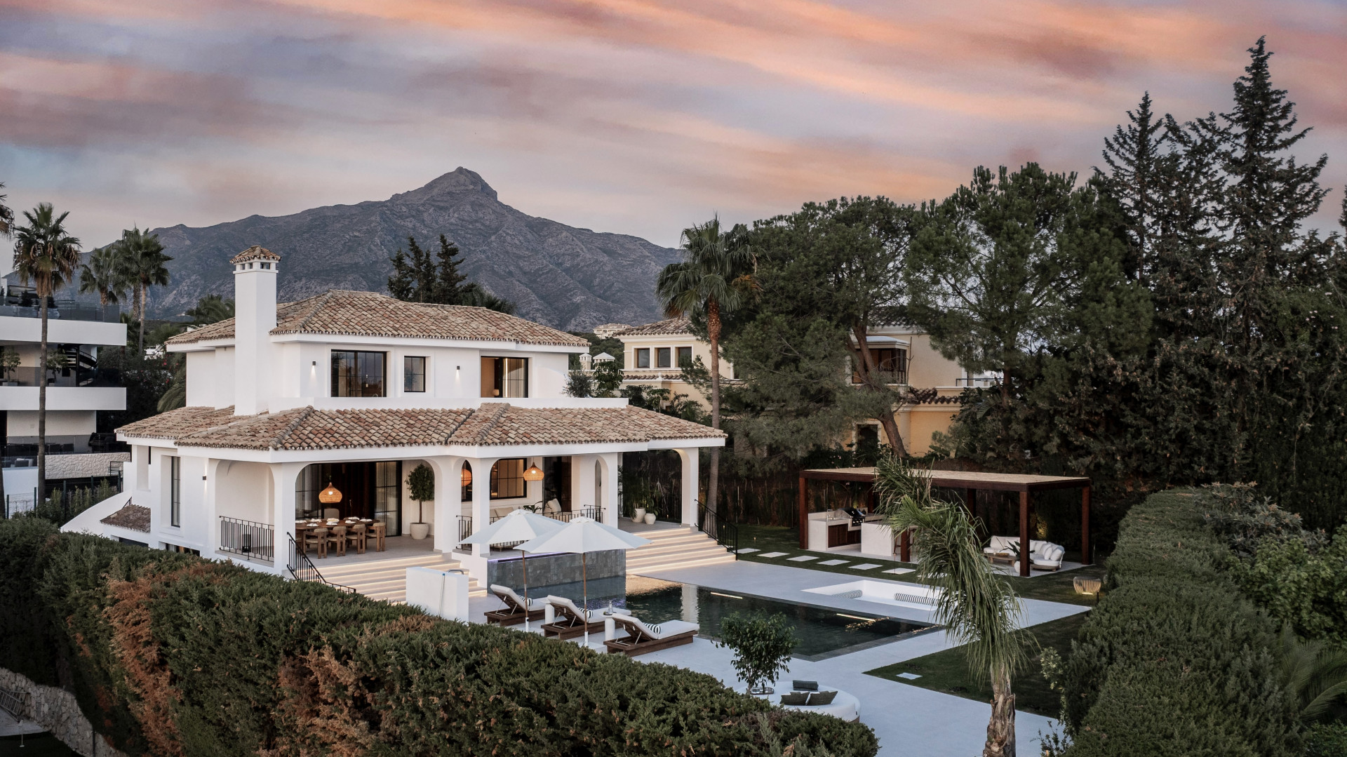 Nestled in the heart of Nueva Andalucía, Auriga 13 is a newly renovated villa offering a blend of comfort and style