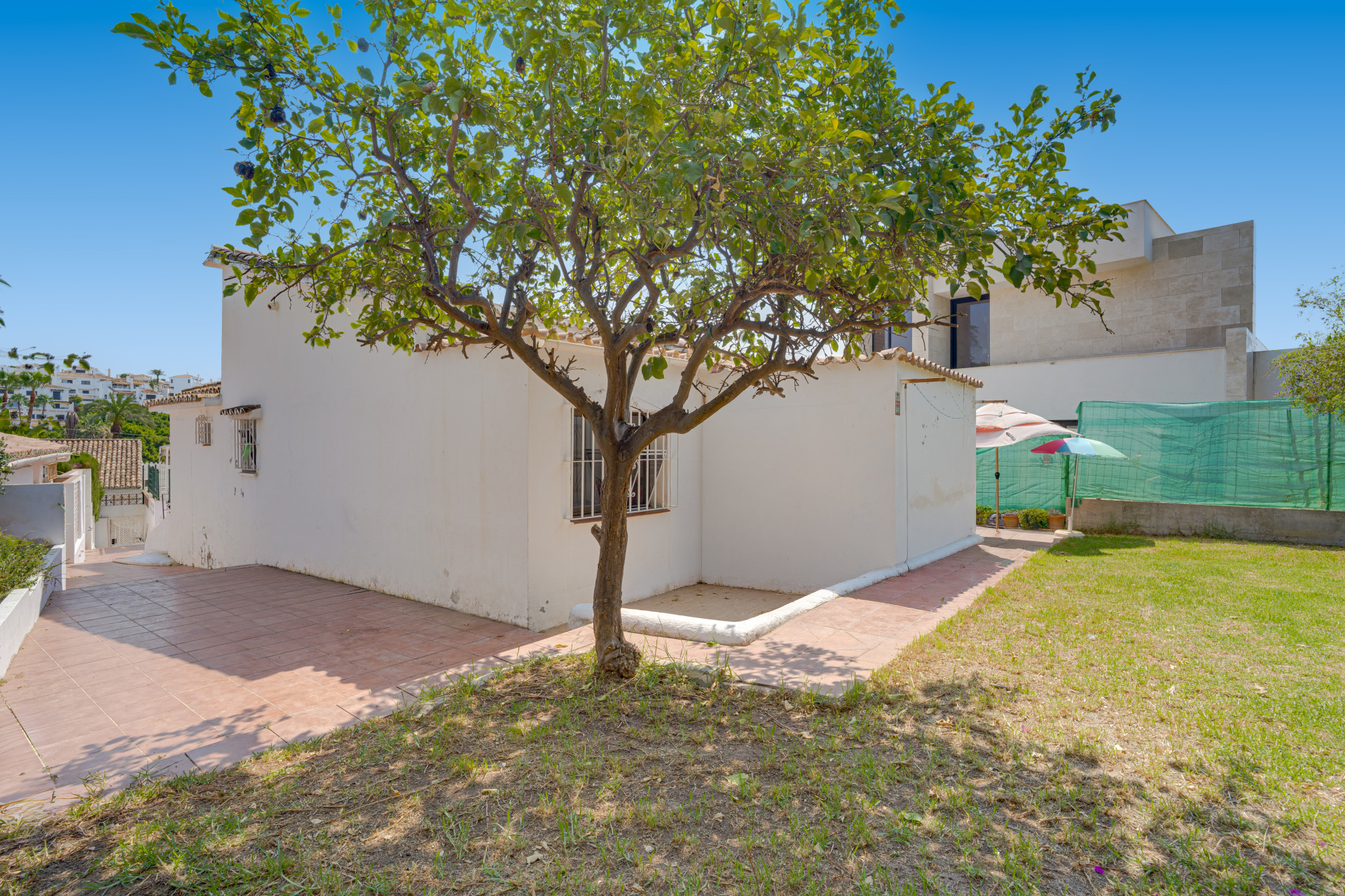 Independent villa – Reform opportunity situated in one of Nueva Andalucía's most sought-after residential areas
