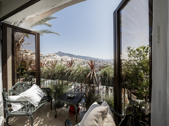 Prestigeträchtiges Wohnen und Investitionsmöglichkeit im Herzen von Puerto Banús