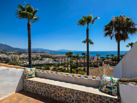 Reihenhaus mit Atemberaubendem Panoramablick auf Meer und Berge in Las Brisas, La Duquesa