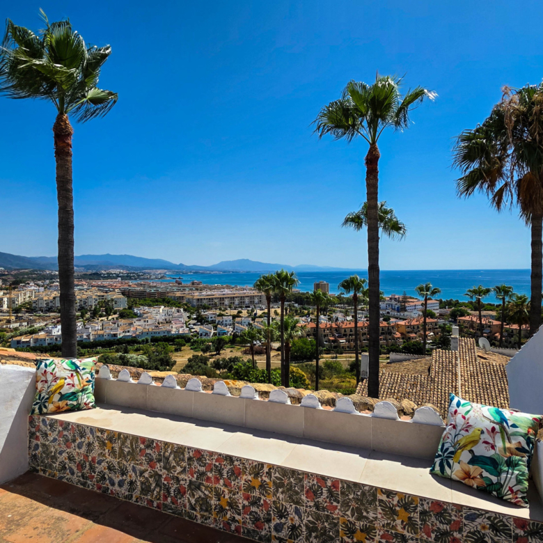 Reihenhaus mit Atemberaubendem Panoramablick auf Meer und Berge in Las Brisas, La Duquesa