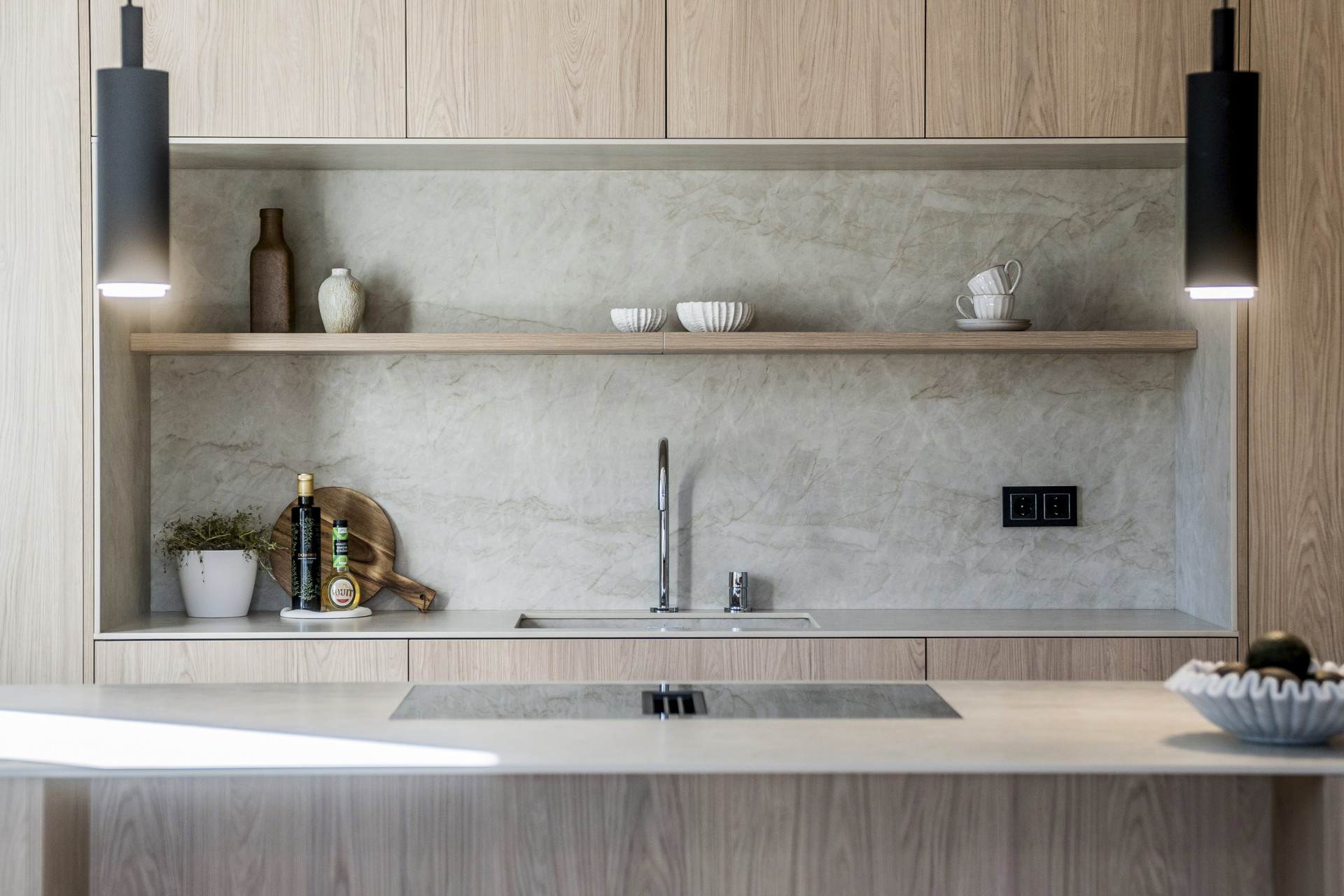 Set within one of Marbella’s most hidden and secure residential enclaves, this apartment offers a rare combination of refined design and exceptional privacy.