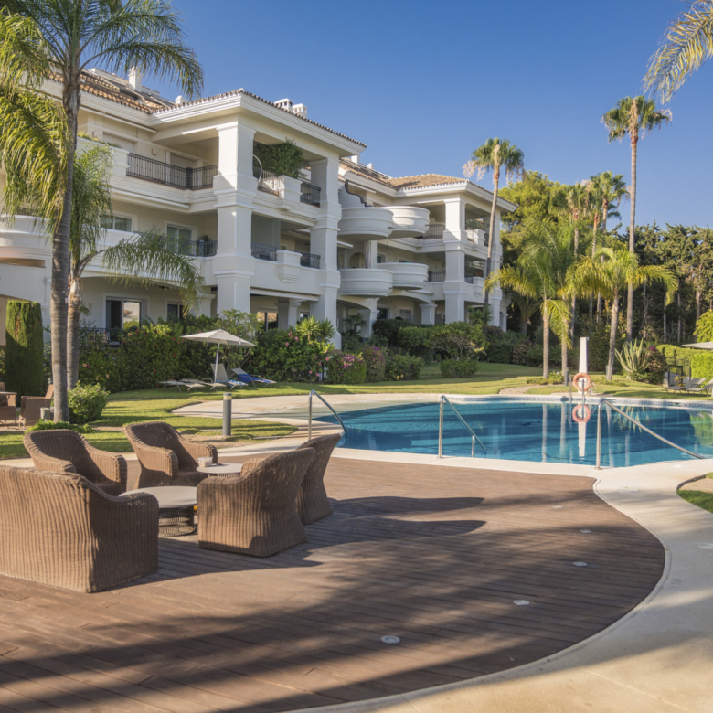 Set within one of Marbella’s most hidden and secure residential enclaves, this apartment offers a rare combination of refined design and exceptional privacy.