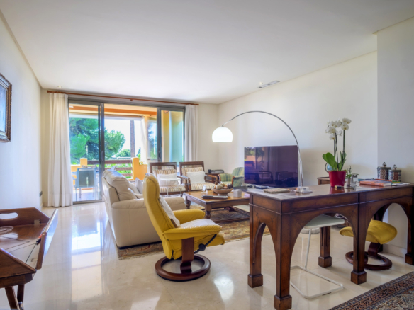 Superb 2 Bedroom Apartment in Mansion Club