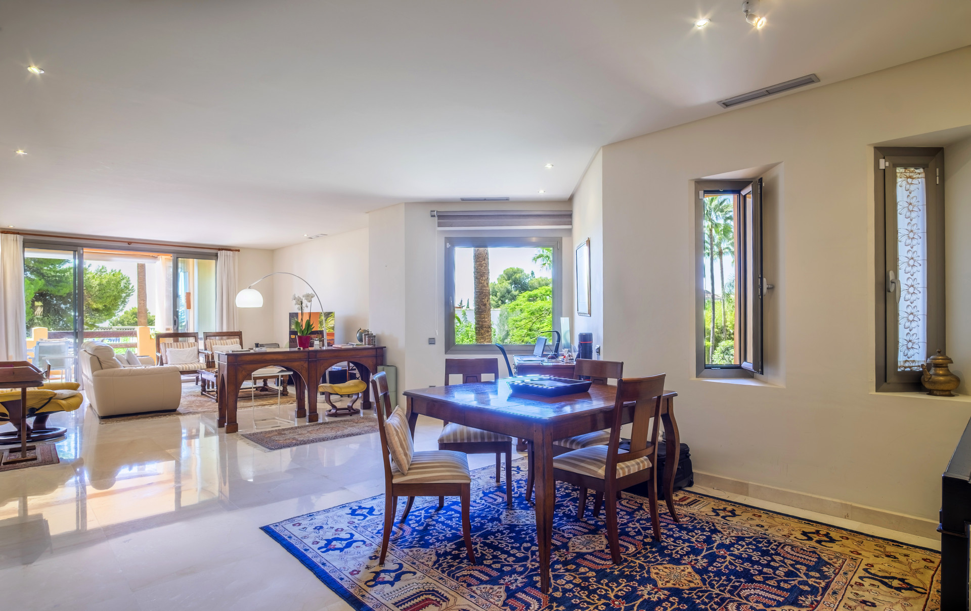 Superb 2 Bedroom Apartment in Mansion Club
