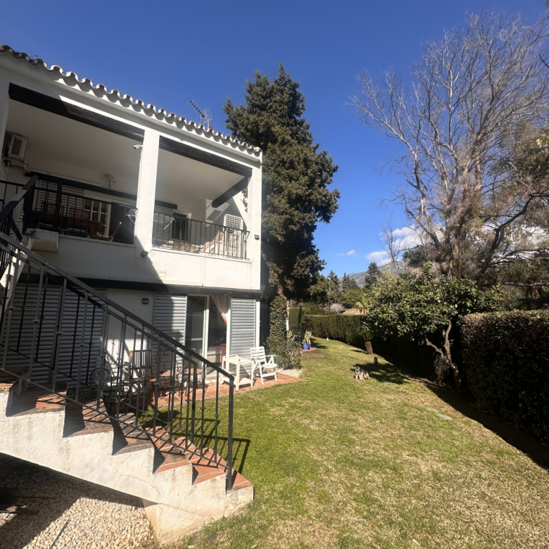Townhouse in Aloha , Nueva Andalucía