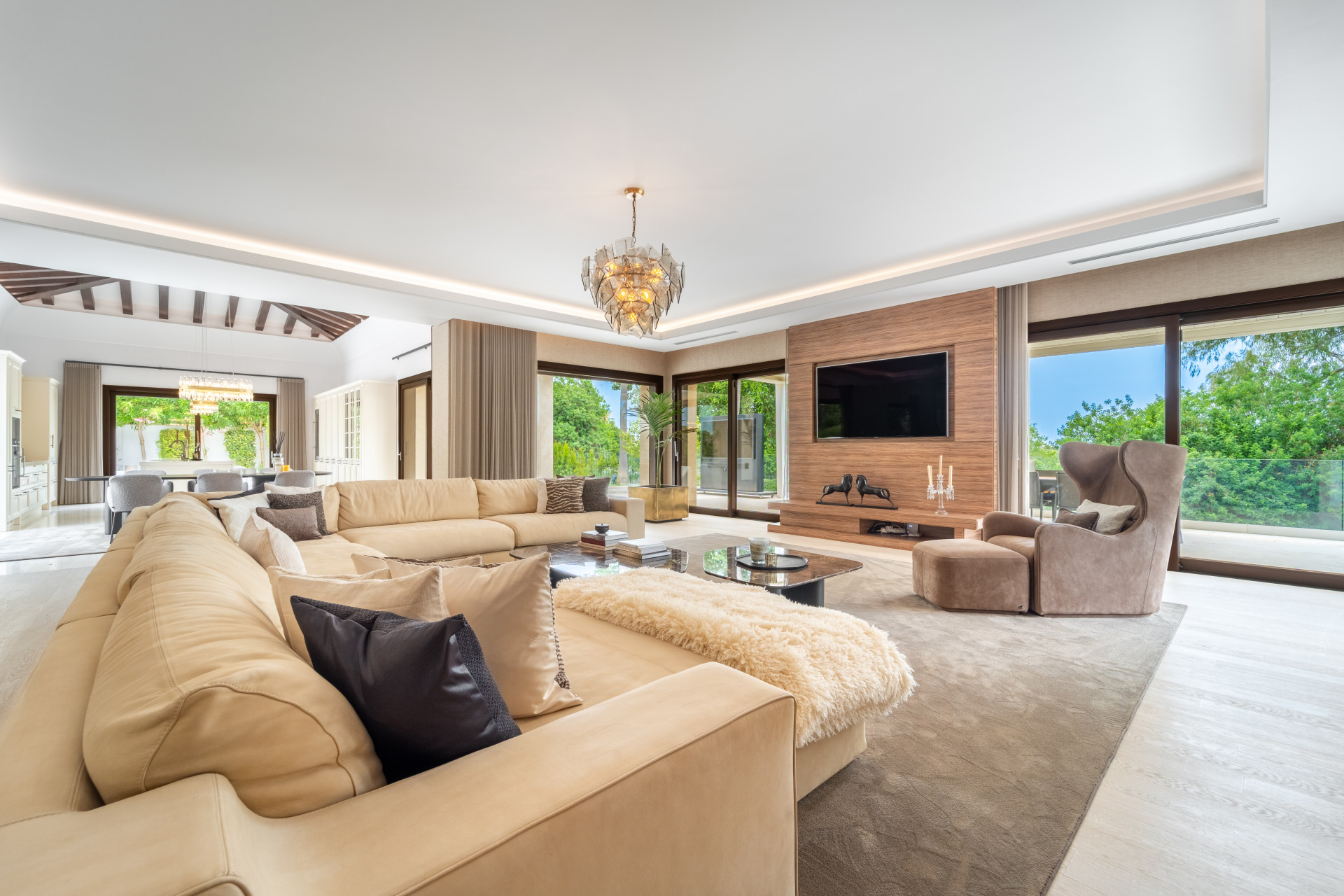 Villa Maria – An Extraordinary Frontline Golf Estate