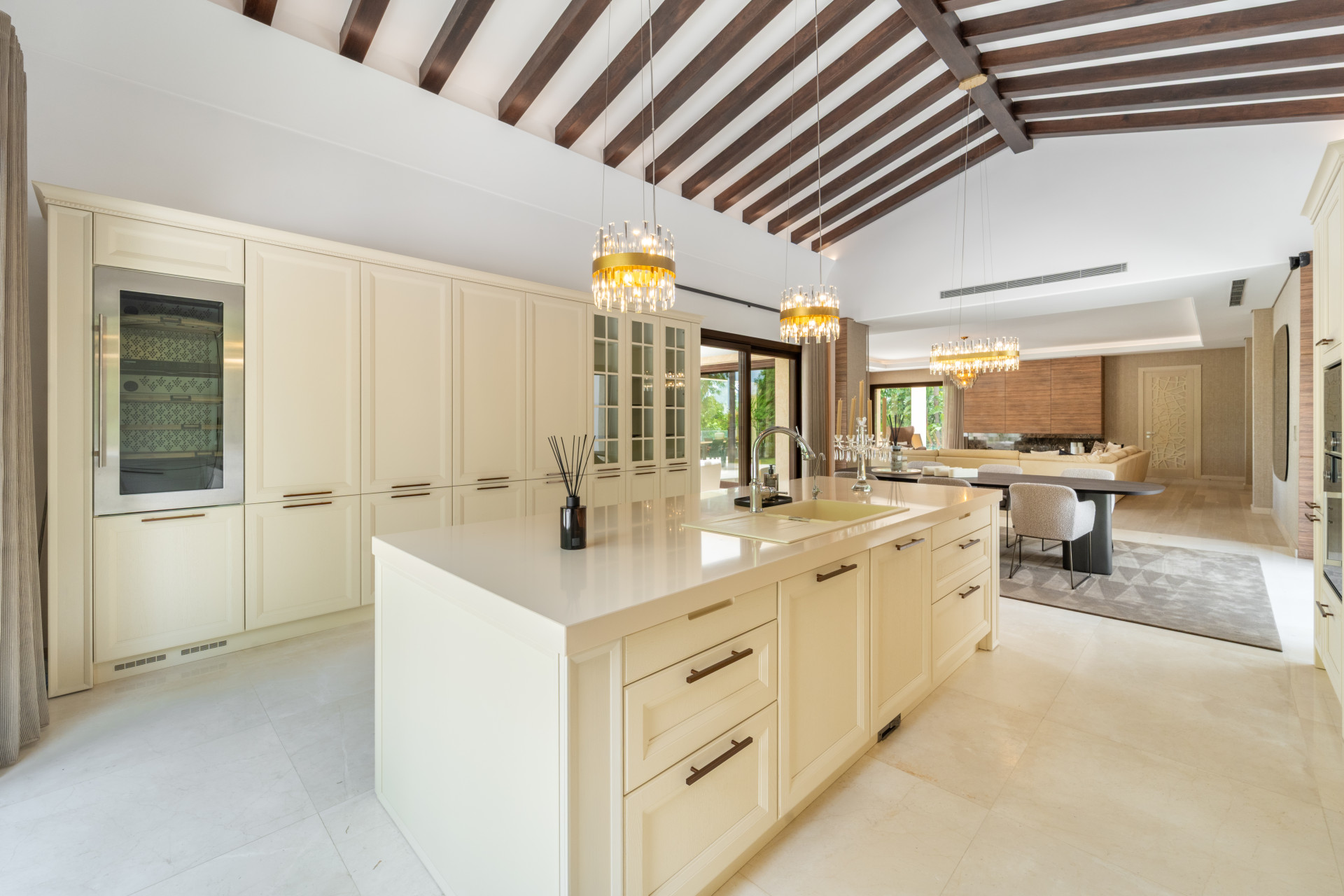 Villa Maria – An Extraordinary Frontline Golf Estate